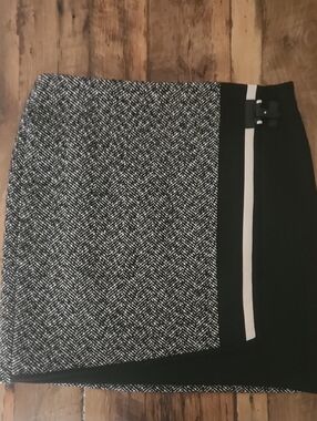 White House Black Market Black and White Patterned Side-Trim Mini Skirt